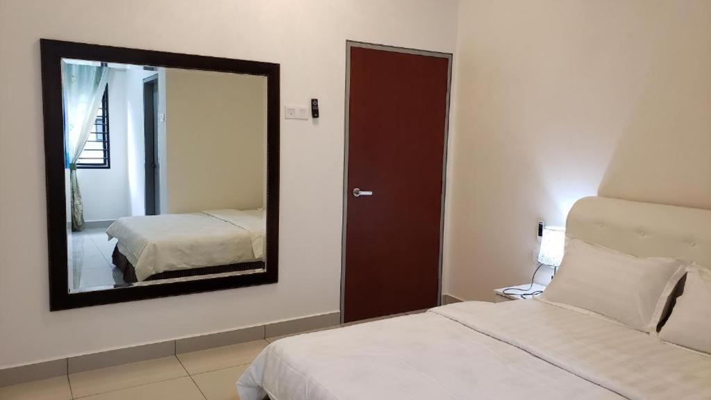 S Rose Hotel Sepang Buitenkant foto